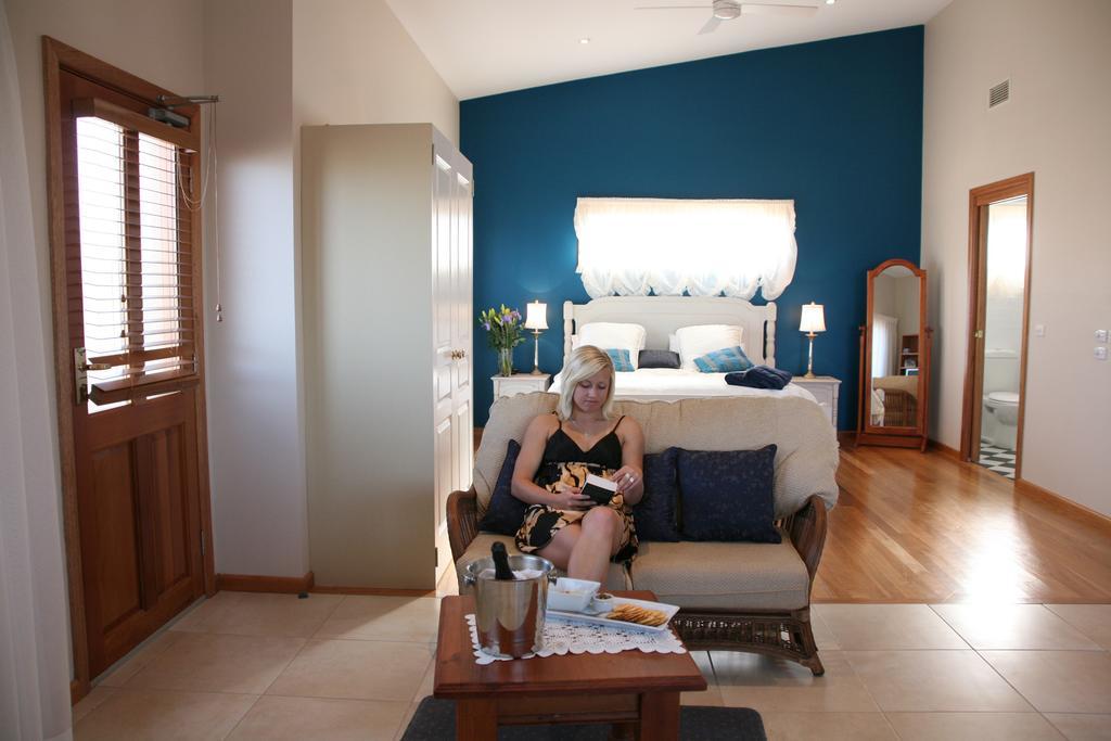 Lavender House Bed & Breakfast Entrance Екстер'єр фото