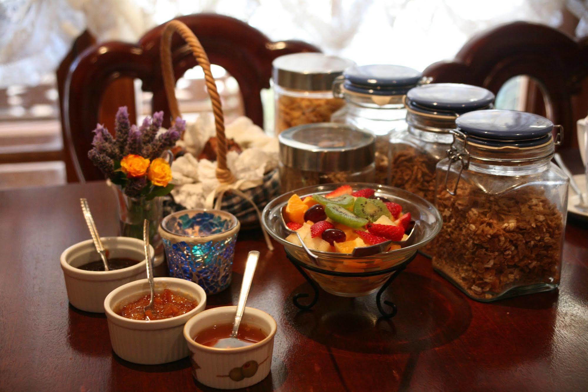 Lavender House Bed & Breakfast Entrance Екстер'єр фото